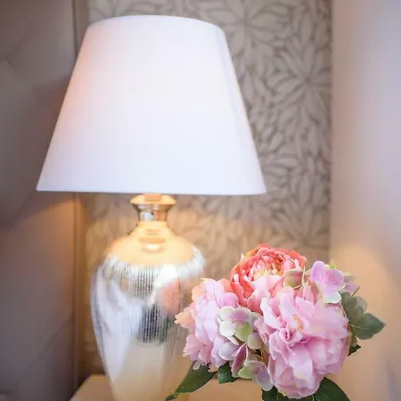 Unique Luxury Designers Apartman