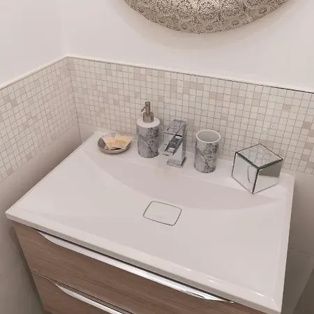 Unique Luxury Designers Apartment *