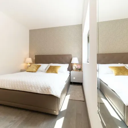 Unique Luxury Designers Apartmán