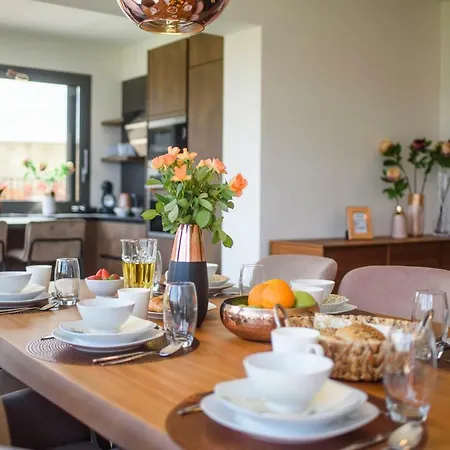 Unique Luxury Designers Ζαντάρ